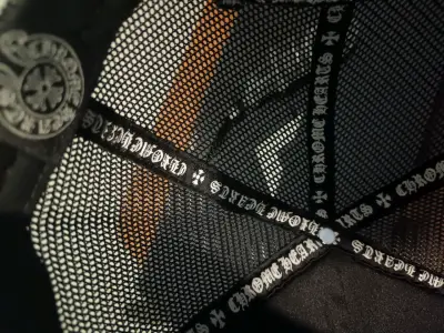 Gorra negra con diseño de labios Chrome Hearts - miniatura 4