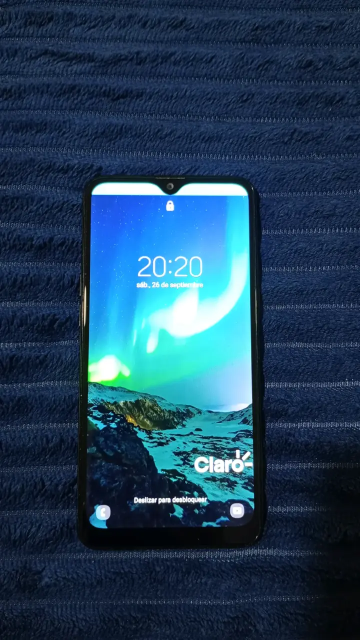 Samsung Galaxy A10s en buen estado con funda - 2
