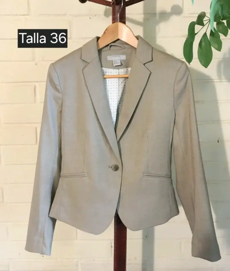 Blazer beige talla 36 marca H&M elegante para muje - 1