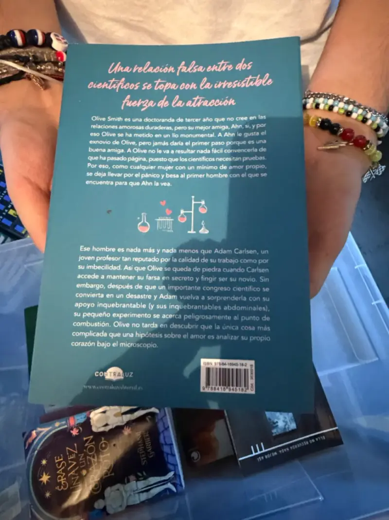Libro 'La Hipótesis del Amor' de Ali Hazelwood - 2