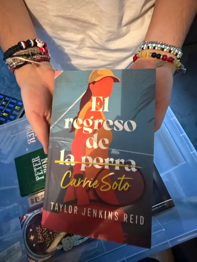 'El regreso de la perra' de Taylor Jenkins Re - 1