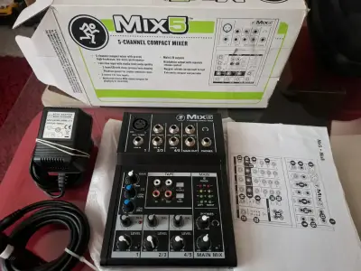 Mezclador compacto de 5 canales Mackie Mix5 - miniatura 4