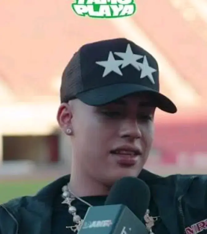 Gorra Amiri negra con estrellas (que usa Cris mj) - 4