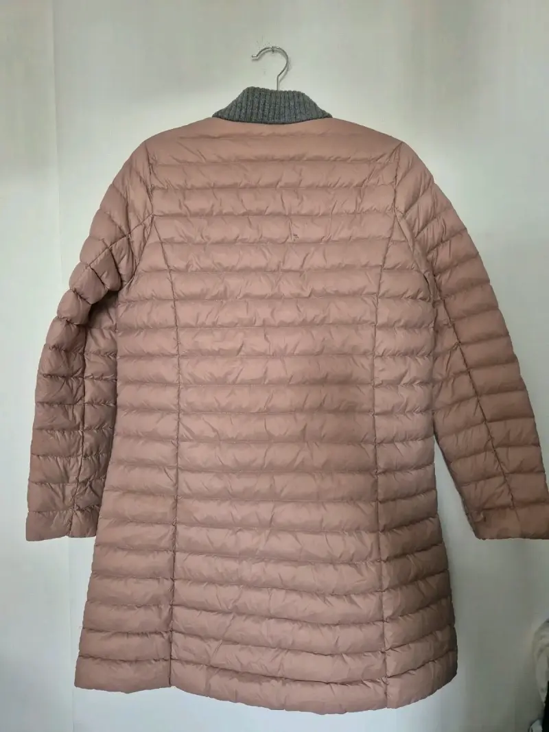 Abrigo acolchado rosa con cuello alto - 3