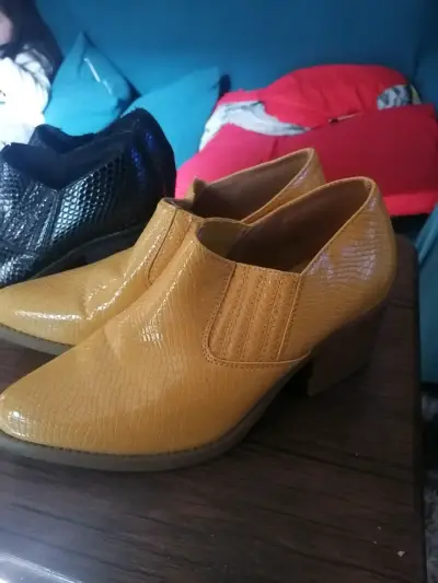 Zapatos de tacón bajo estilo serpiente para mujer - miniatura 1