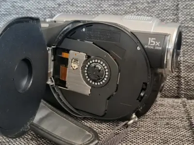 Videocámara Sony DCR-DVD910 con Zoom Óptico 15x - miniatura 1