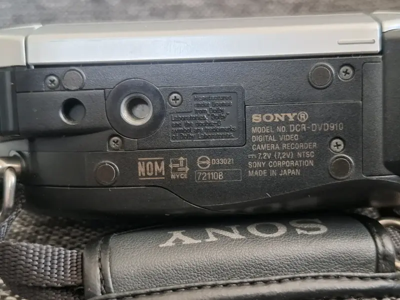 Videocámara Sony DCR-DVD910 con Zoom Óptico 15x - 4