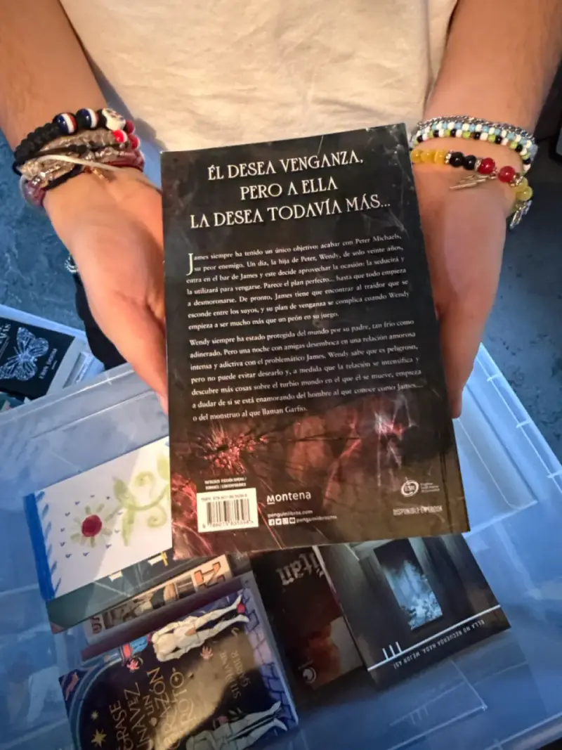 Libro 'Hooked' de Emily McIntire - 2
