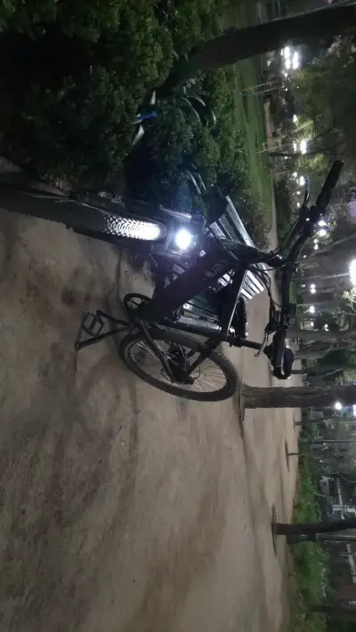 Bicicleta eléctrica de montaña con luces LED - miniatura 3