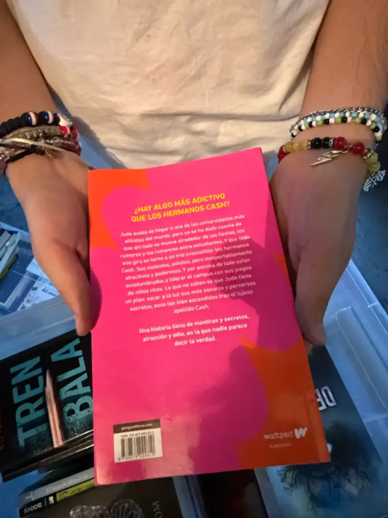 Libro Perfectos Mentirosos de Alex Mírez - 2