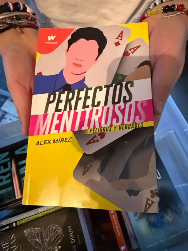 Libro Perfectos Mentirosos de Alex Mírez - 1