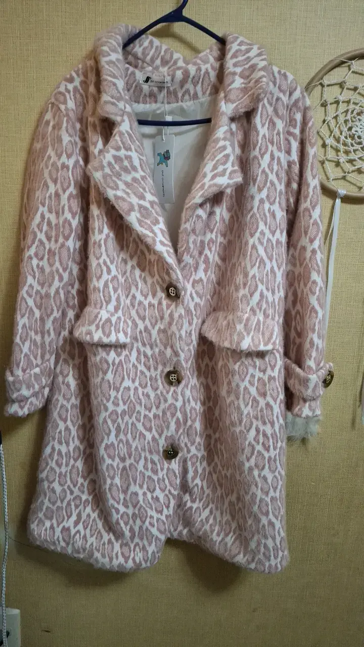 Abrigo de mujer con estampado animal print