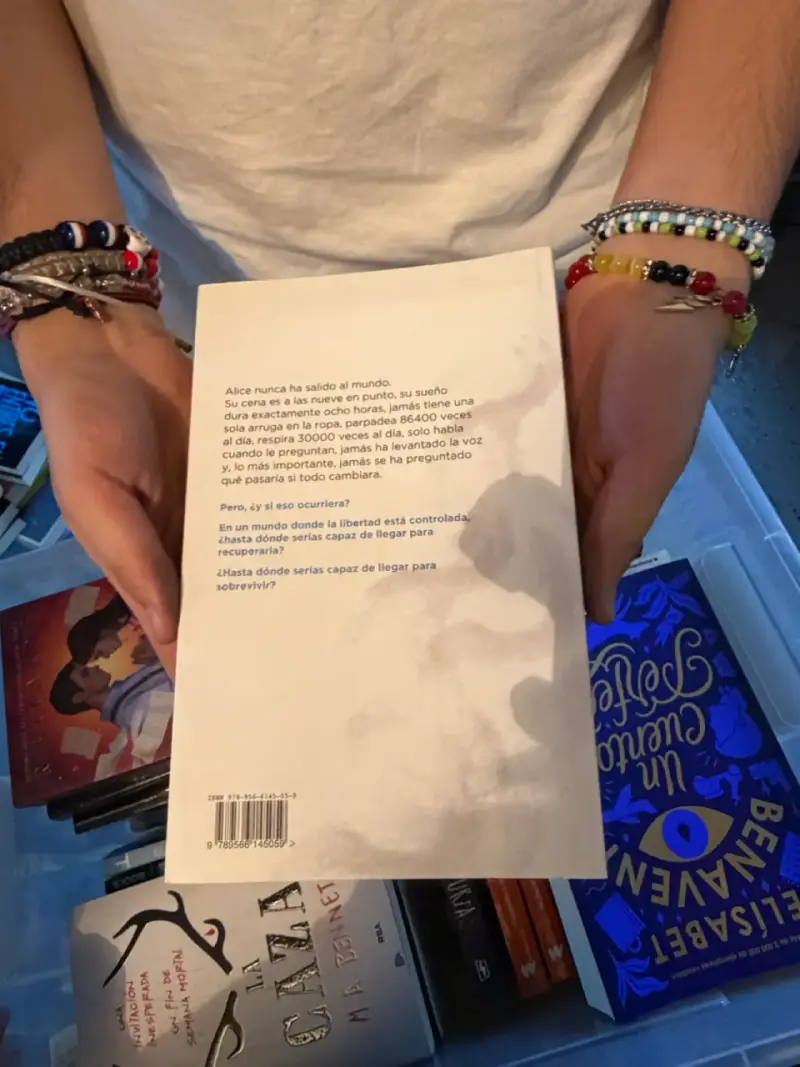 Libro 'Ciudades de Humo' de Joana Marcús - 2