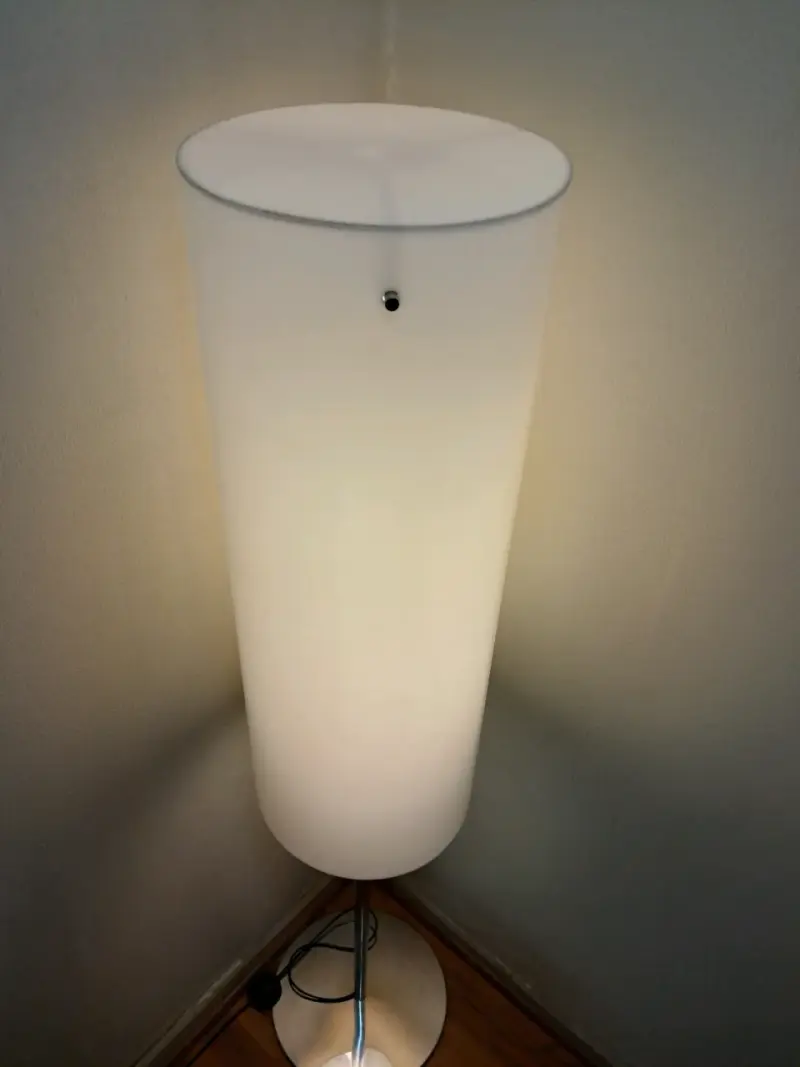 Lámpara de pie moderna con pantalla blanca - 2