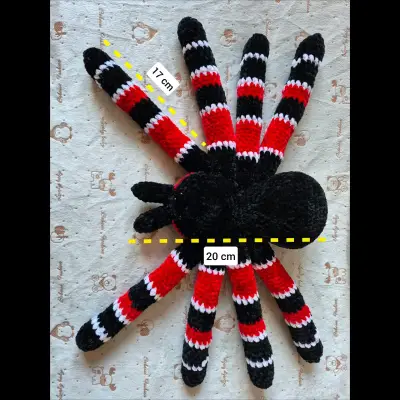 Araña de peluche tejida a mano en rojo y negro - miniatura 3