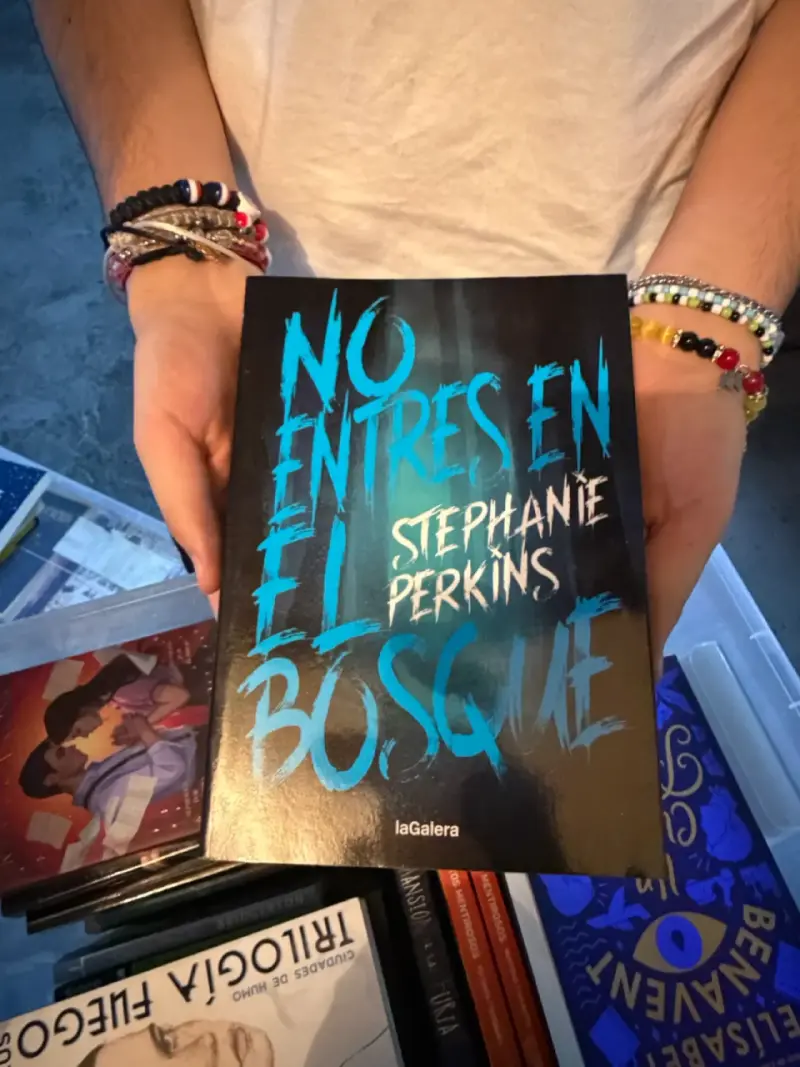 'No Entres en el Bosque' de Stephanie Perkins - 1