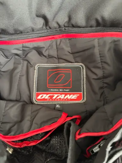 Pantalones de moto Octane negros con detalles rojos - miniatura 3