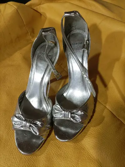 Sandalias plateadas de tacón alto Donna Erre - miniatura 1