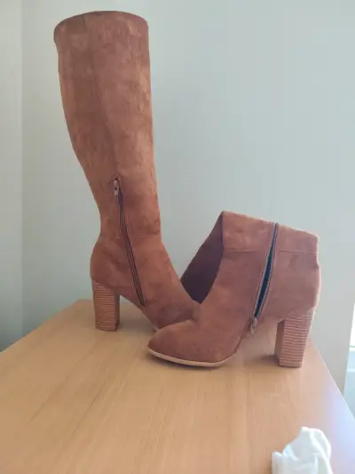 Botas de gamuza marrón con tacón alto - miniatura 2