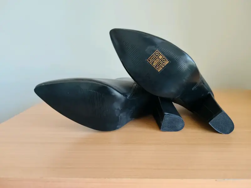 Botines de cuero negro con tacón alto - 4