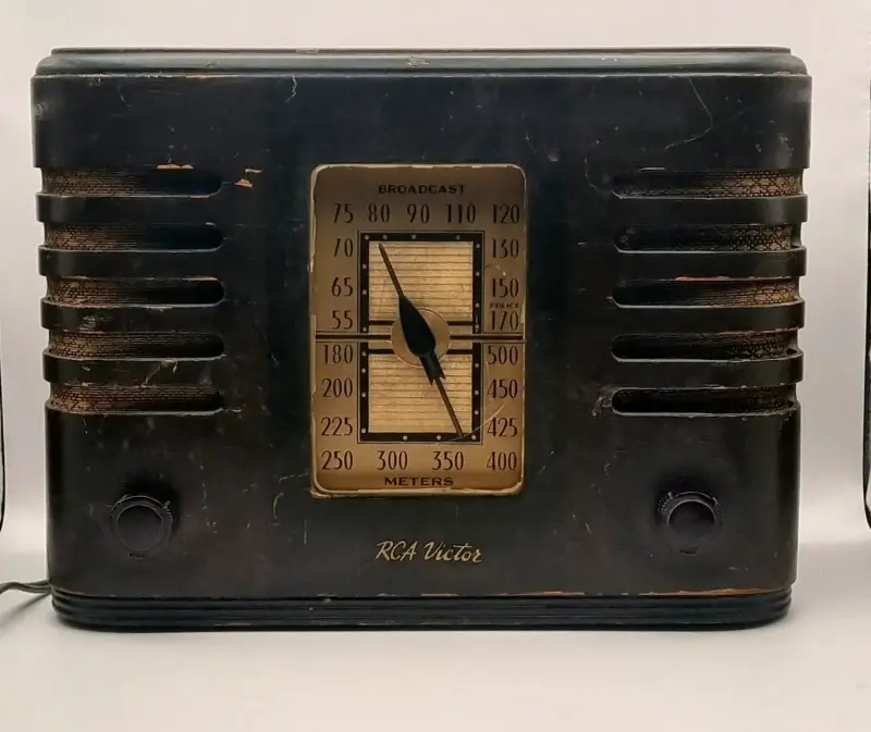 Radio antigua RCA Victor en buen estado - 1