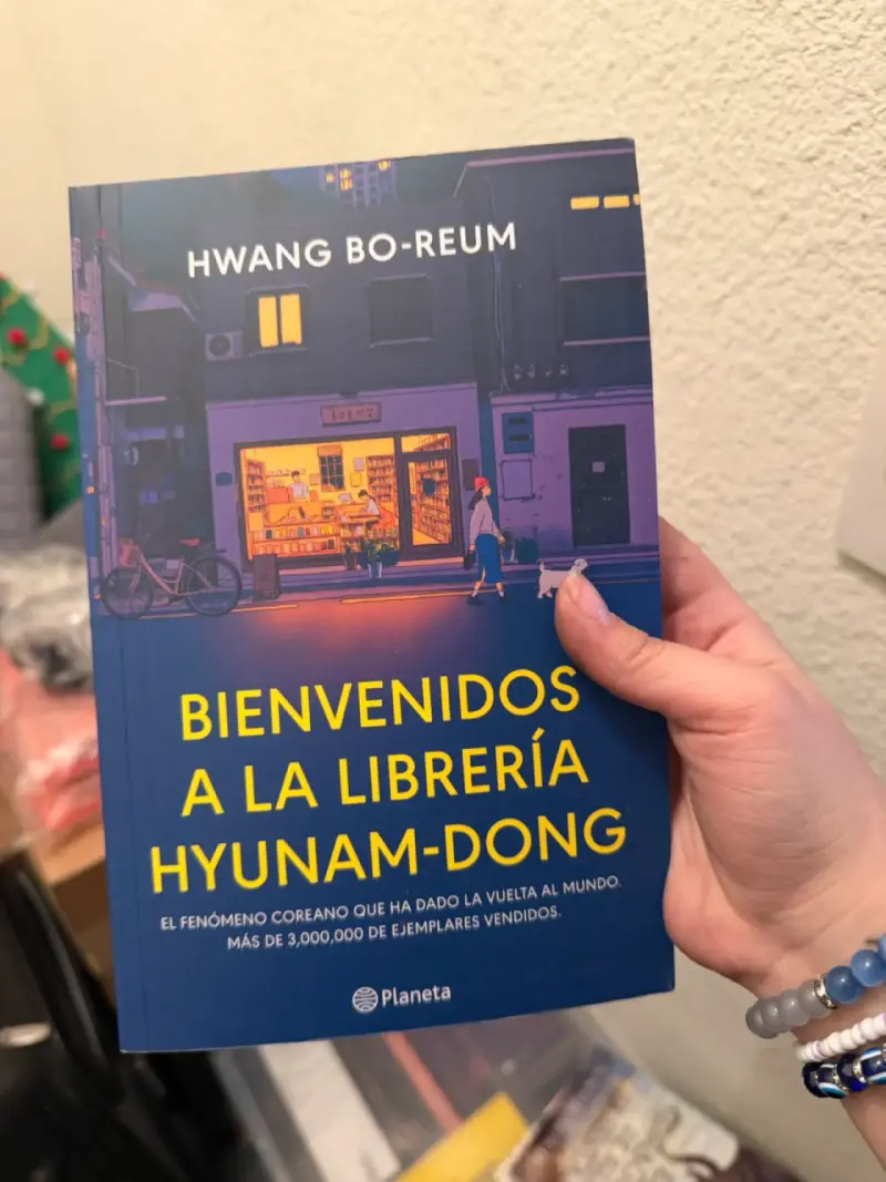 Bienvenidos a la Librería Hyunam-Dong de Hwan - 1