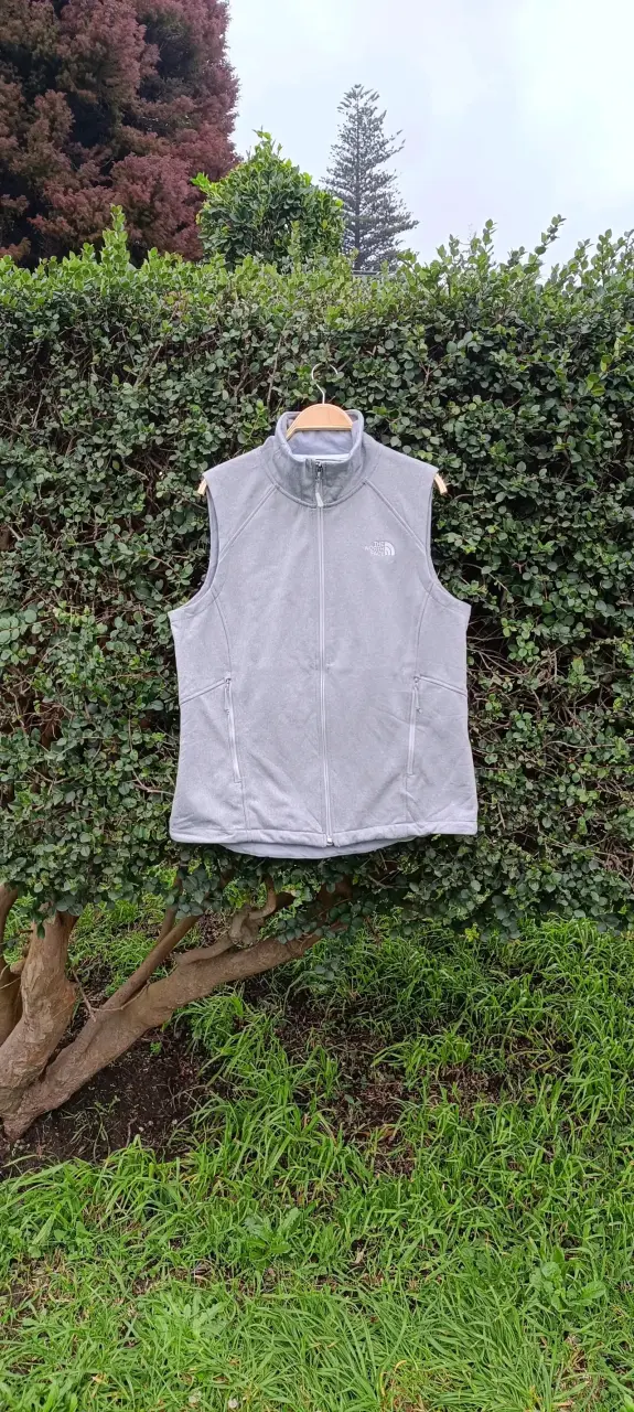 Chaleco polar gris The North Face para mujer - 1