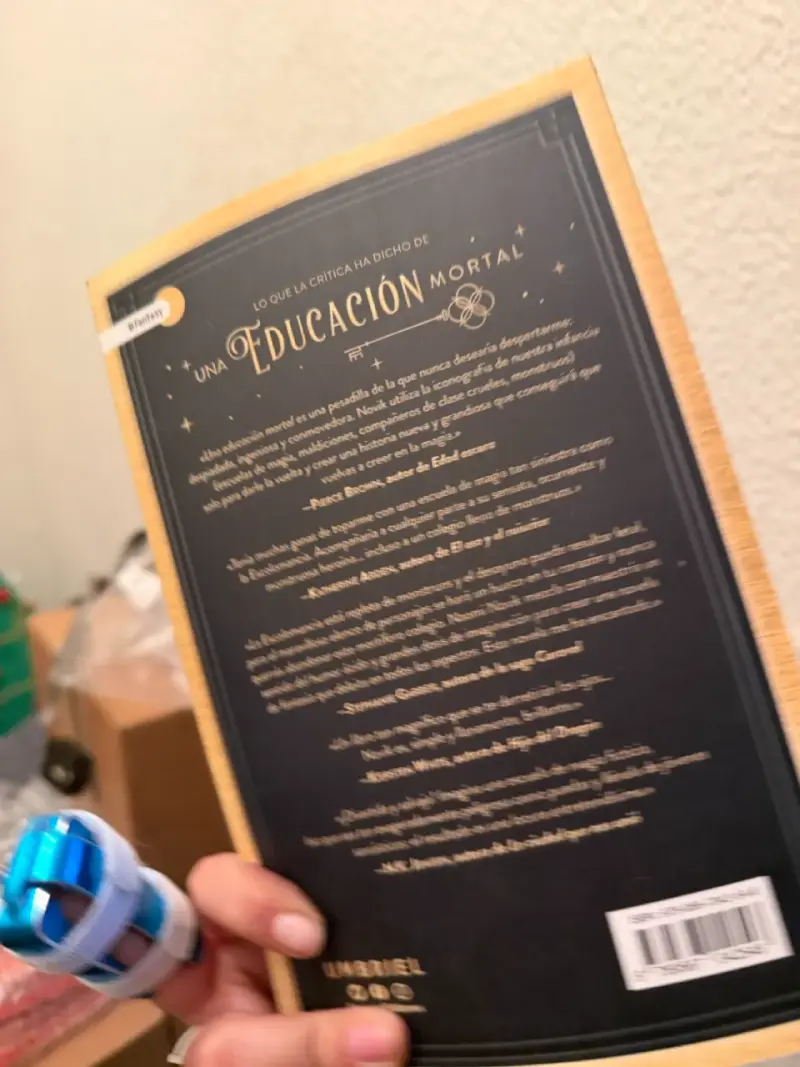 Libro 'Una Educación Mortal' de Naomi Novik - 2