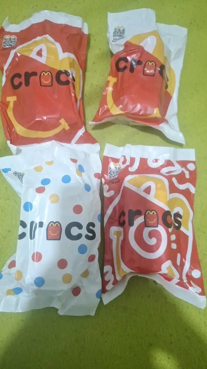 Mini Crocs de Juguete McDonald's Ultimas 4 - 2