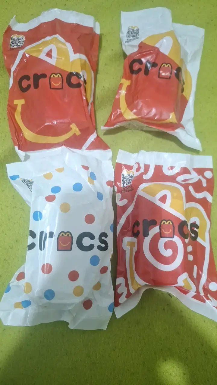 Mini Crocs de Juguete McDonald's Ultimas 4 - 3