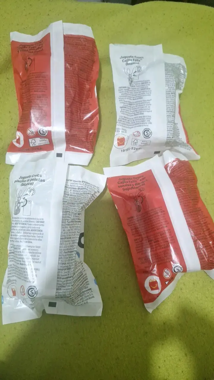 Mini Crocs de Juguete McDonald's Ultimas 4 - 5