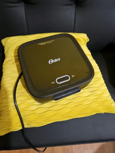 Sandwichera Oster con placas antiadherentes - miniatura 2