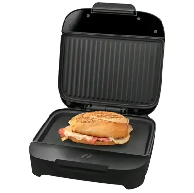 Sandwichera Oster con placas antiadherentes - miniatura 6