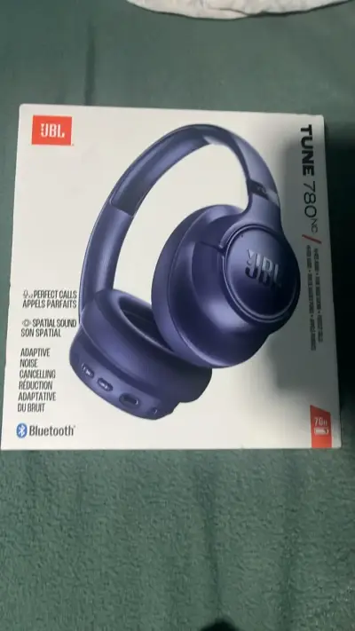 Audífonos JBL Tune 780NC con cancelación de ruido - miniatura 1