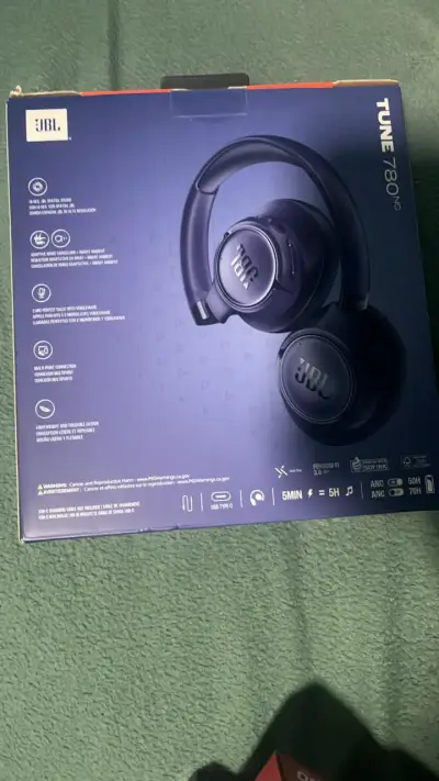 Audífonos JBL Tune 780NC con cancelación de ruido - miniatura 2