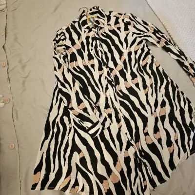Blusa de mujer estampado cebra Alaniz - miniatura 2