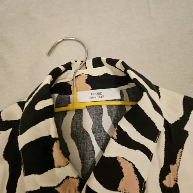 Blusa de mujer estampado cebra Alaniz - 3
