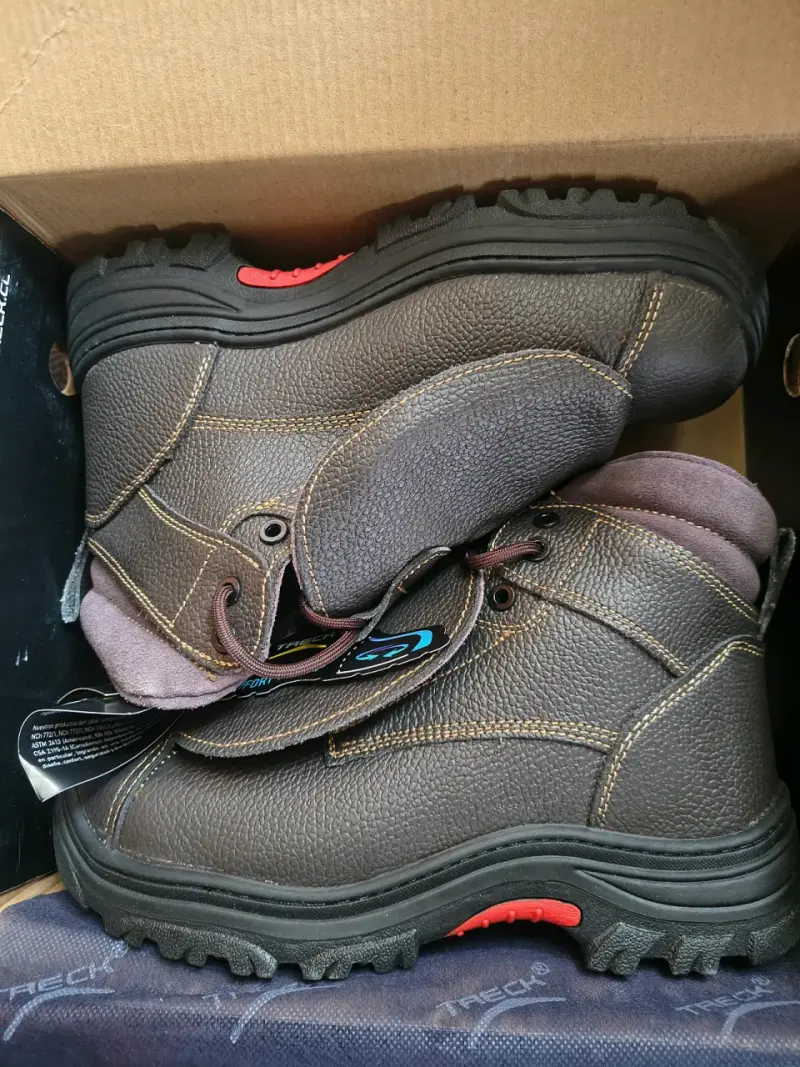 Botas de Seguridad, y herramientas - 2