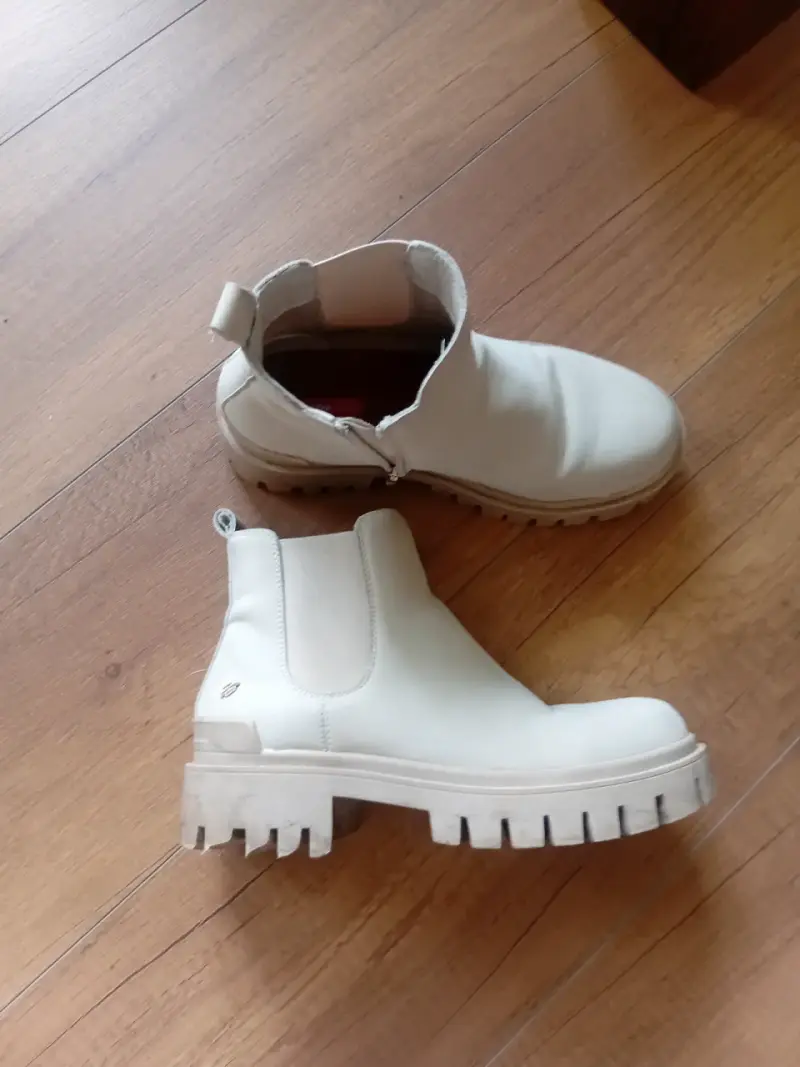 Botines blancos de cuero con suela gruesa - 1