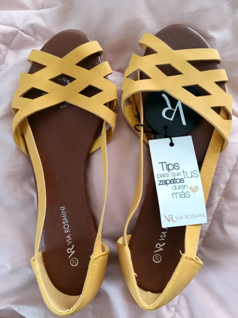 Sandalias amarillas Via Rosmini para mujer