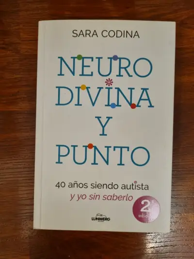 Libro 'Neurodivina y Punto' de Sara Codina - miniatura 1