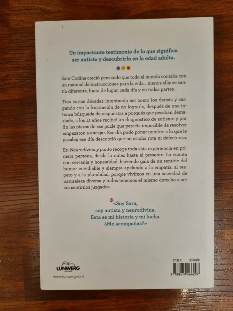 Libro 'Neurodivina y Punto' de Sara Codina - 2