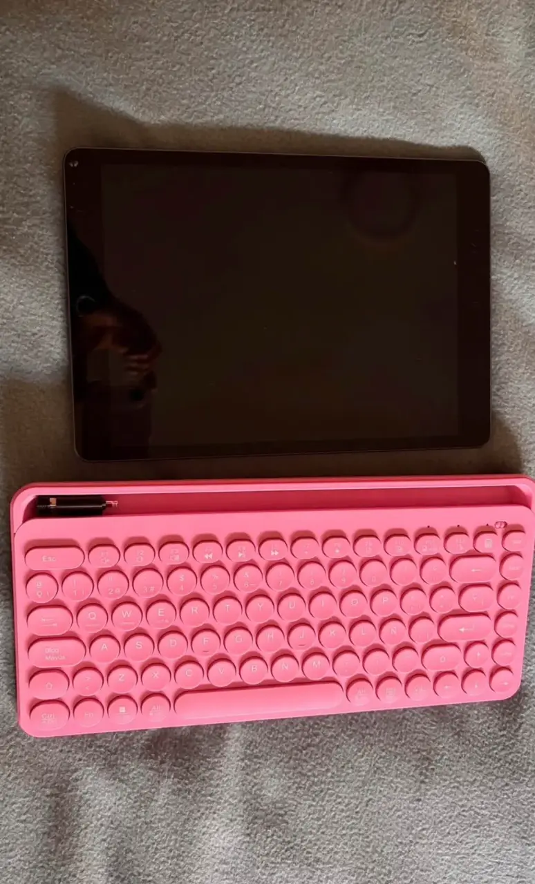 iPad Apple con teclado Bluetooth regalo lápiz rosa - 3