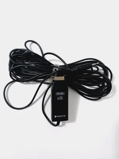 Control remoto Sanyo con Cable para Betamax - miniatura 1