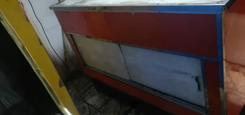 Maquina refrigerada de 1.5 metros .. funciona al 1 - 2