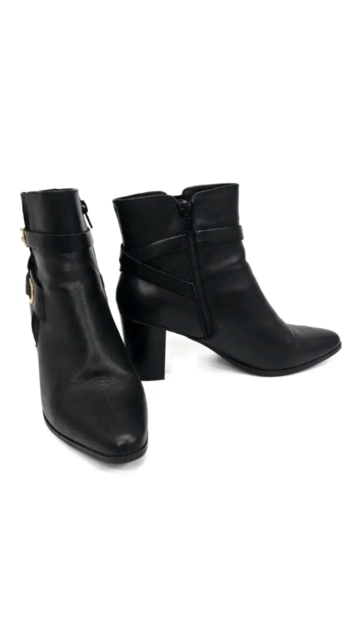 Botines Negros de Tacón Alto con Hebilla - 4