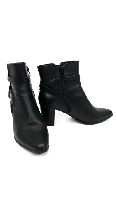 Botines Negros de Tacón Alto con Hebilla - miniatura 4