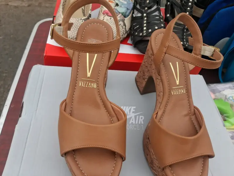 Sandalias de tacón Vizzano color camel - 1