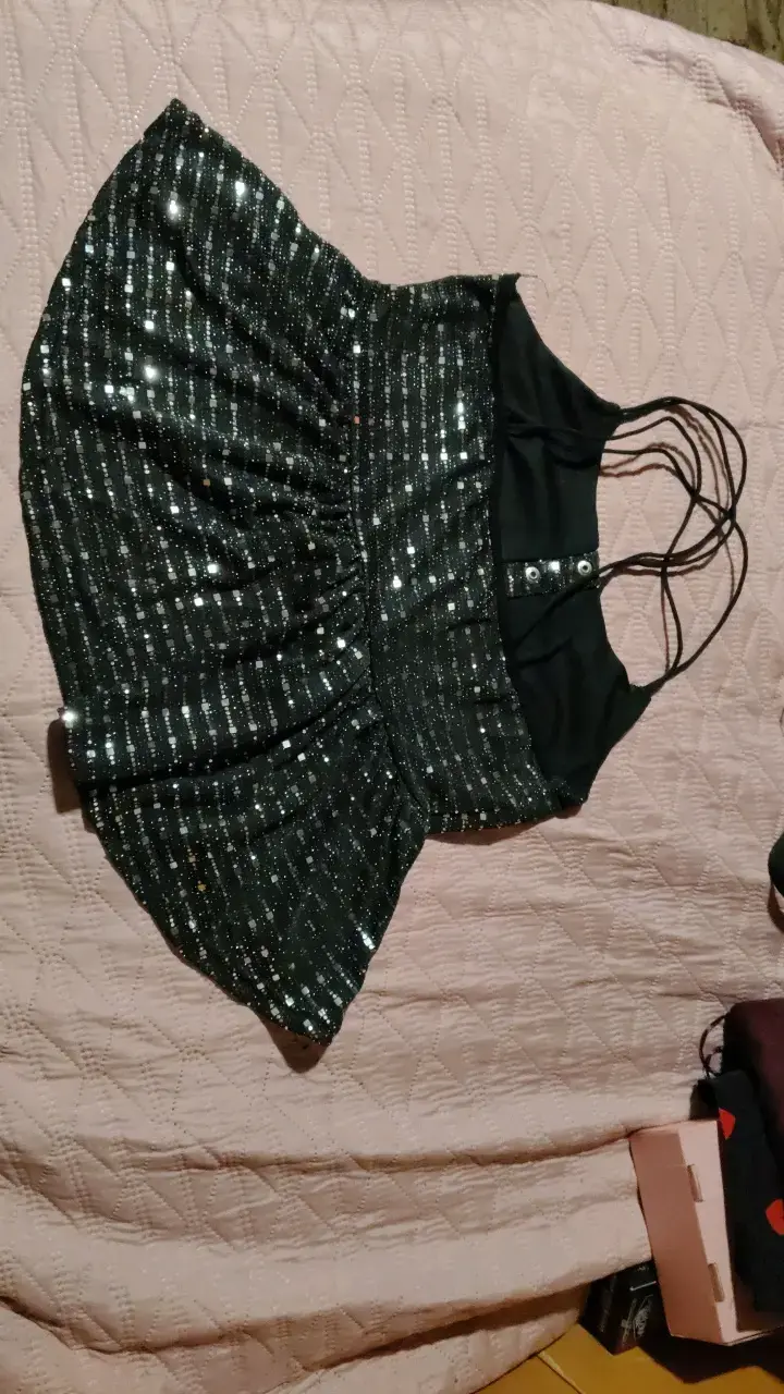 Top de fiesta negro con lentejuelas - 2