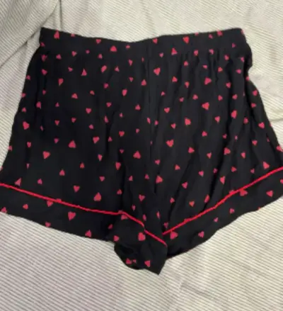 Shorts de dormir Victoria's Secret con corazones - miniatura 1